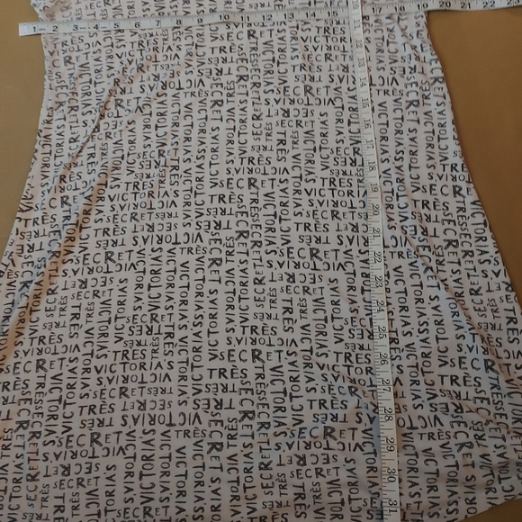 Victoria Secret Graffiti Black /White Sleep Shirt Gown S Loungewear Comfy Cozy - Picture 6 of 8
